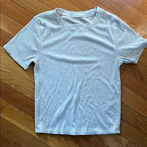 Vuori Pose Fitted Tshirt Heather Gray/white Small - Picture 2 of 3